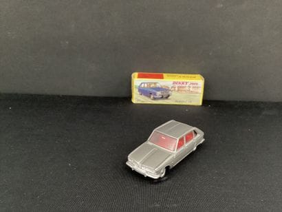 DINKY TOYS :
Renault 16 peinte gris métal.
Avec...