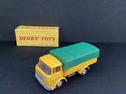 DINKY TOYS :
Camion Berliet GAK, jaune et...