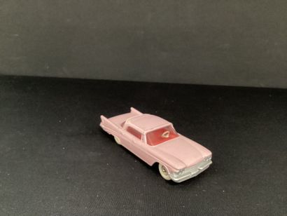 DINKY TOYS:
Chrysler Saratoga, pink, red...