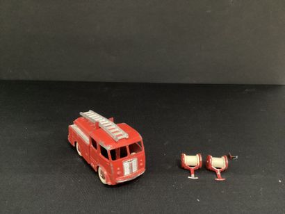 DINKY TOYS :
Berliet 1st aid fire truck.
With...