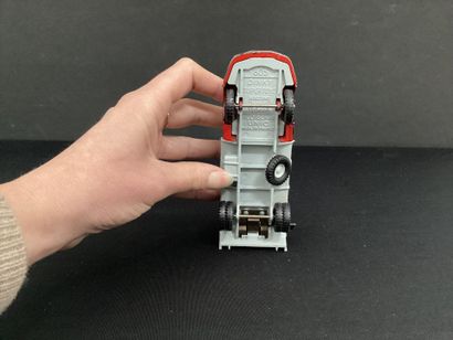 DINKY TOYS :
Camion unic multibenne avec...