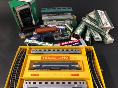 MECCANO HORNBY-ACHO :
Train électrique. 
Comprenant...