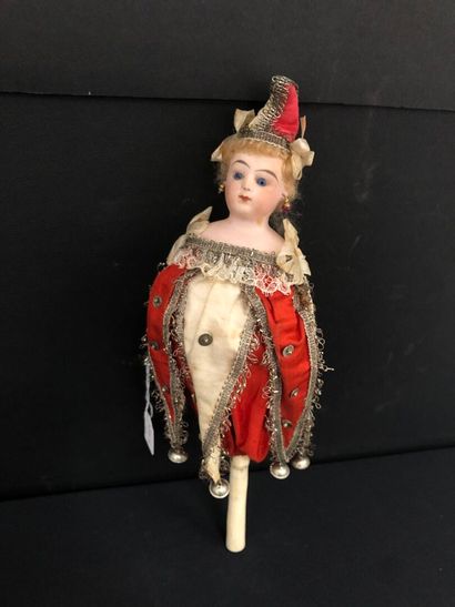 POUPEE marotte avec tête en biscuit et corps...