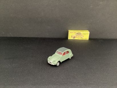 DINKY TOYS :
Citroën 2 CV, vert amande et...