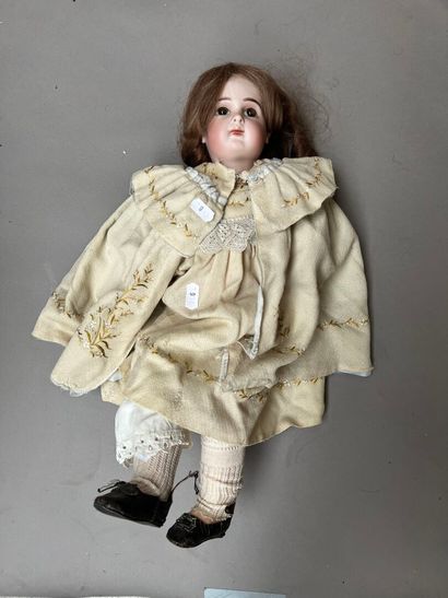 BEBE EMILE JUMEAU, avec tête en biscuit,...
