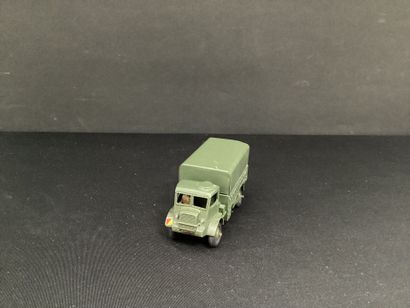 DINKY TOYS :
Camion Bedford 44, bâche tôle
Army...