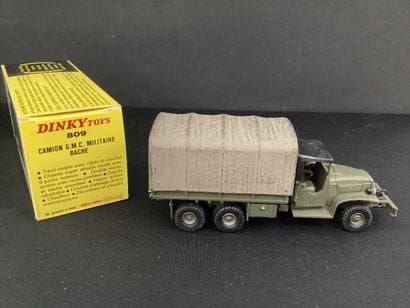 DINKY TOYS : 
Camion G.M.C. Militaire Bâché.
Hayon...