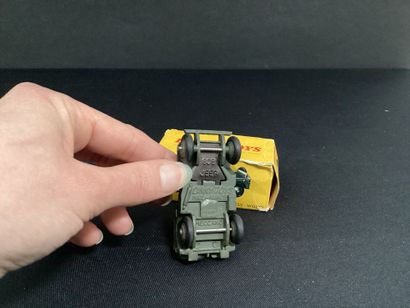 DINKY TOYS :
Jeep Hotchkiss-Willys.
Dans...