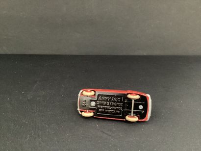 DINKY TOYS :
Simca 9 Aronde, aubergine/rouge...