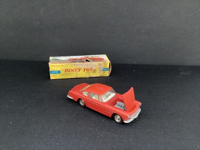 DINKY TOYS :
Ferrari 250 GT, rouge, modèle...