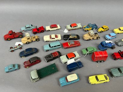DINKY TOYS :
Lot of cars, Porsche, Rolls,...