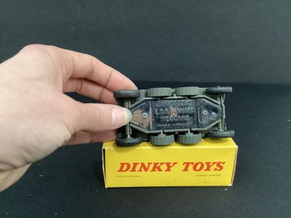 DINKY TOYS :
Militaire, Panhard E.B.R
Canon...