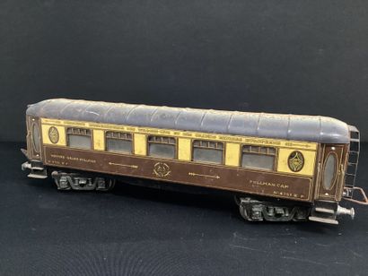 PULLMAN :
WAGON voyageur marron et jaune...