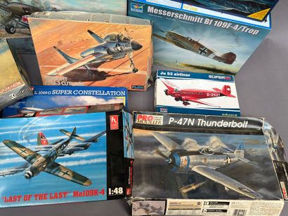 LOT de maquettes d'avions civile et militaires...