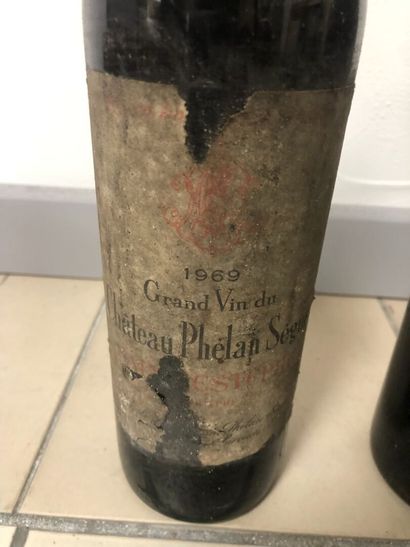 2 Bouteilles Phélan, 1969
2 eas
2 hes, 
3...