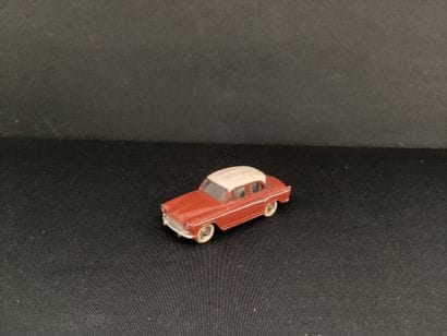 DINKY TOYS :
Simca Aronde P60, burgundy with...