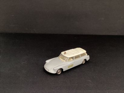 DINKY TOYS :
Ambulance municipale Citroën...