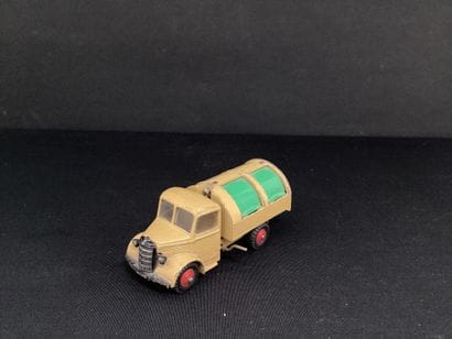 DINKY TOYS :
Camion Bedford poubelle, benne...