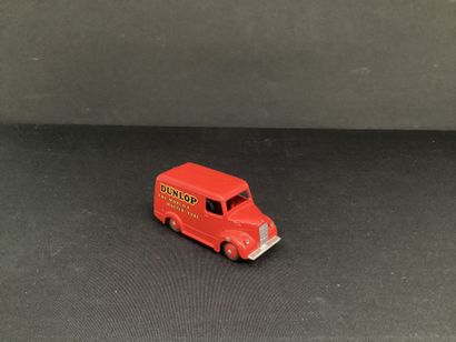DINKY TOYS :
Trojan delivery
Publicité DUNLOP.
Réédition.
Sans...