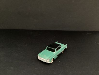 DINKY TOYS:
Plymouth 