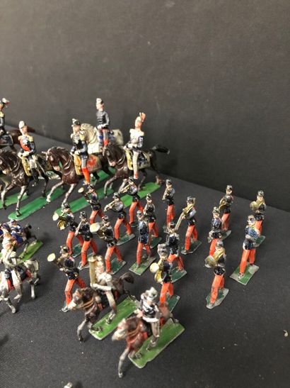 LOT de soldats et chevaux en plomb et métal.
Nombreux...