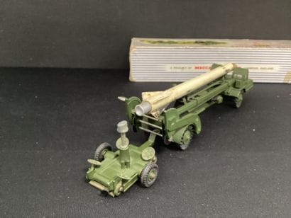 DINKY SUPERTOYS :
Missile 