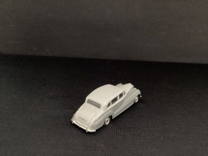 DINKY TOYS:
Rolls-Royce, Silver Wraith, grey....