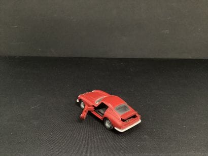 DINKY TOYS :
Ferrari 275 GTB, bordeaux.
Édition...