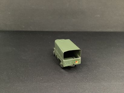 DINKY TOYS :
Camion Bedford 44, bâche tôle
Army...