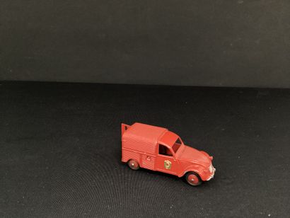 DINKY TOYS :
Camionnette pompier Citroën...