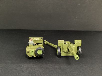 DINKY TOYS :
Jeep Willis, towing cannon.
With...