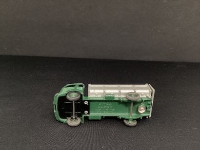 DINKY TOYS :
Camion Simca cargo benne, vert...