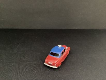 DINKY TOYS :
Simca 9 Aronde, aubergine/rouge...