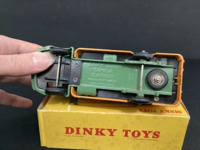 DINKY TOYS :
Camion Simca Cargo, vert et...
