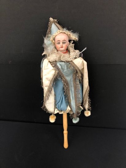 POUPEE marotte avec tête en biscuit et corps...