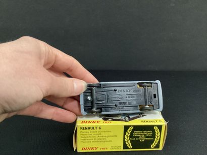 DINKY TOYS :
Renault 6, grey with opening...