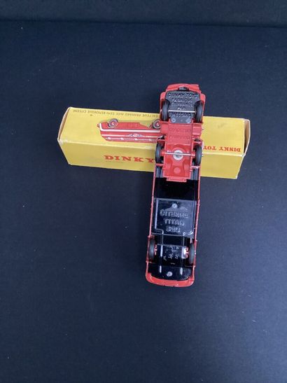 DINKY TOYS :
Panhard tractor with tank trailer.
Esso...