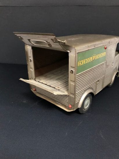 Camion Citroën Tube en tôle 