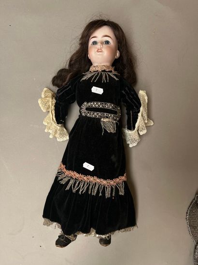 POUPEE AUTRICHIENNE, avec tête en biscuit,...