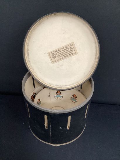 [Enfantina]. LOT DE JEUX ANCIENS comprenant...