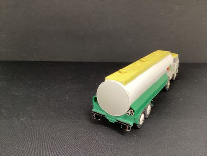 DINKY SUPERTOYS :
Camion 