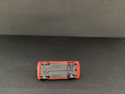 DINKY TOYS :
Peugeot 204 cabriolet, red.
With...