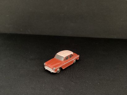 DINKY TOYS :
Simca Aronde P60, burgundy/red,...