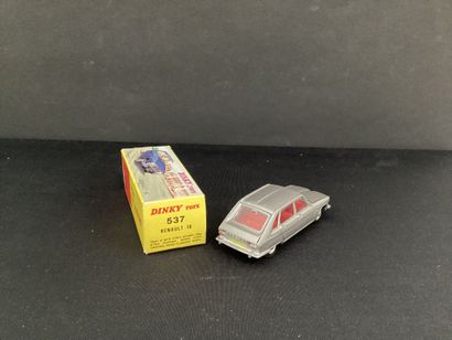 DINKY TOYS :
Renault 16 peinte gris métal.
Avec...