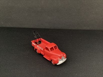 DINKY SERVICE TOYS :
Dépanneuse et son crochet....