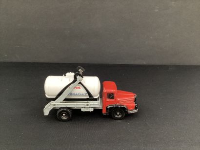 DINKY TOYS :
Camion unic multibenne avec...