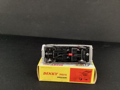 DINKY TOYS :
Renault 16 peinte gris métal.
Avec...
