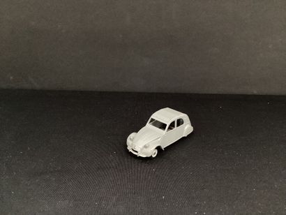 DINKY JUNIOR :
Citroën 2CV, grey. 
No windows.
No...