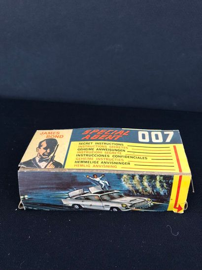 CORGI TOYS :
Aston Martin D.B.5
James Bond...