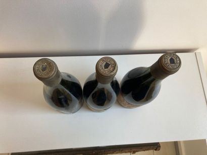 3 bouteilles Clos de Vougeot 1961, édition...